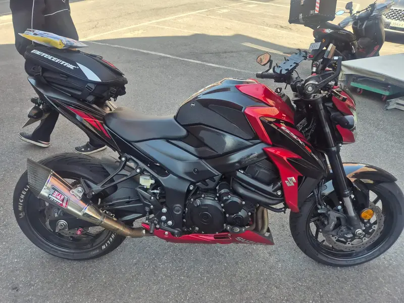 스즈키 GSX-S750