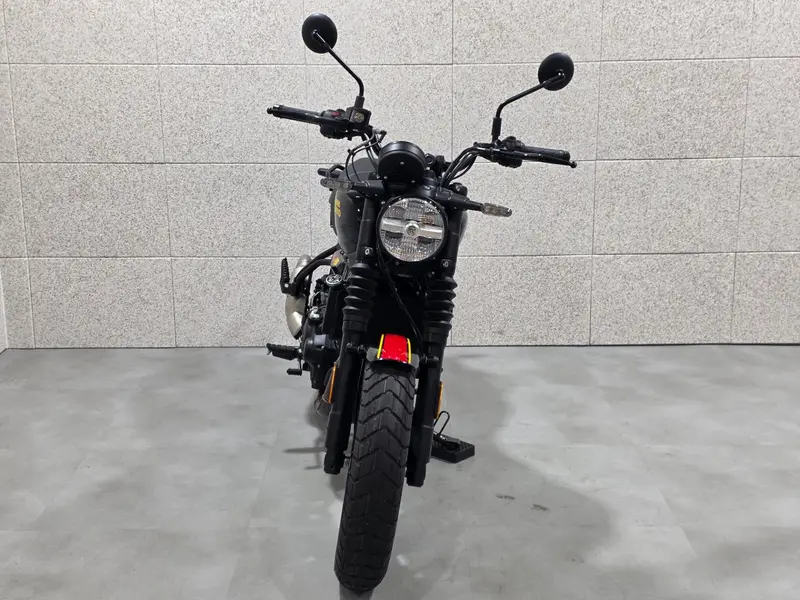 로얄엔필드 게릴라450 썸네일 3