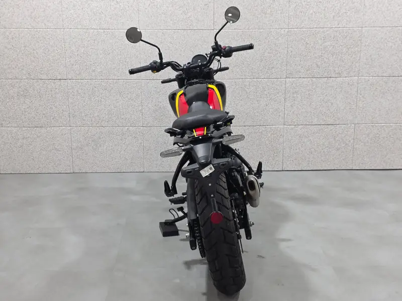 로얄엔필드 게릴라450 썸네일 4