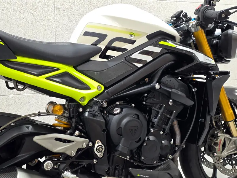 트라이엄프 스트리트 트리플765RS Moto2 에디션 썸네일 8