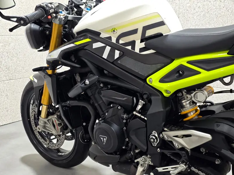 트라이엄프 스트리트 트리플765RS Moto2 에디션 썸네일 9