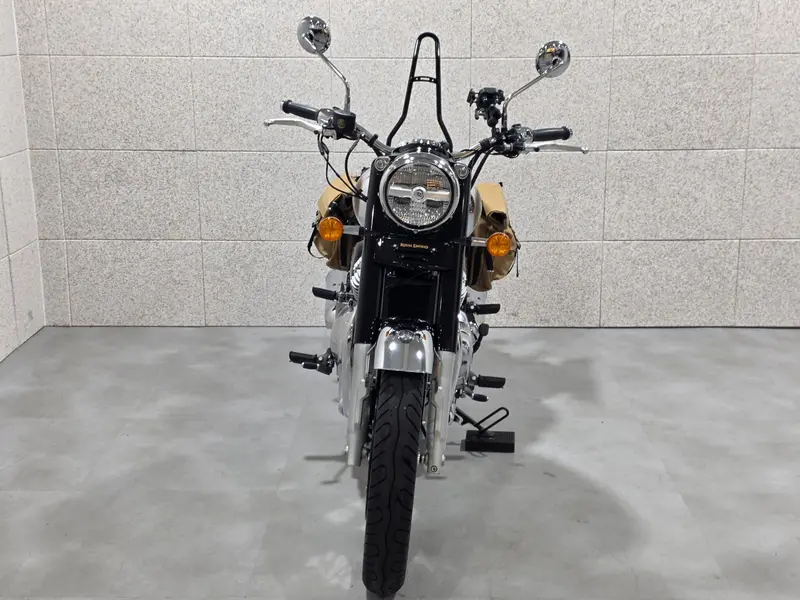 로얄엔필드 클래식650 블랙크롬 썸네일 3