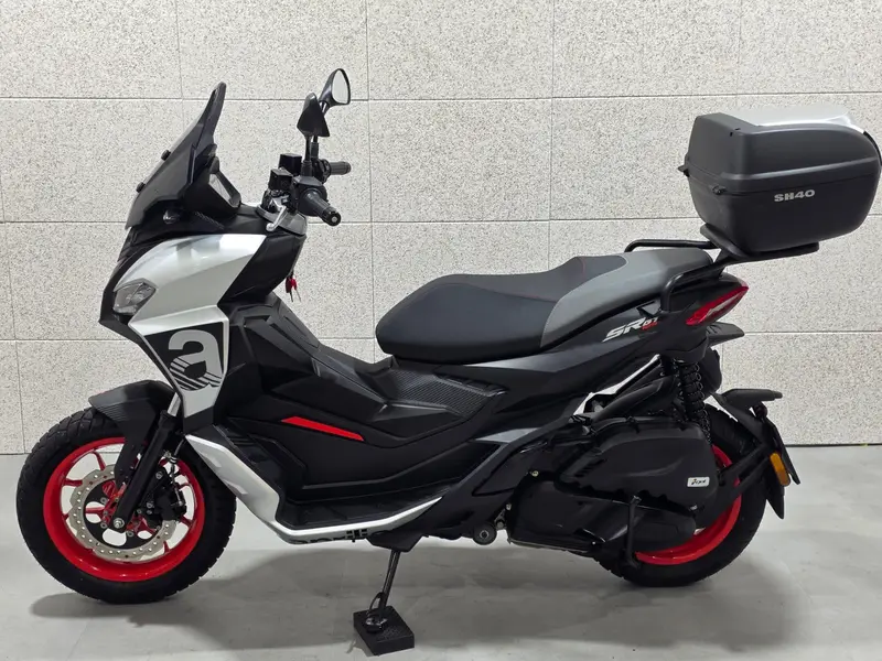 아프릴리아 SR GT125 썸네일 2