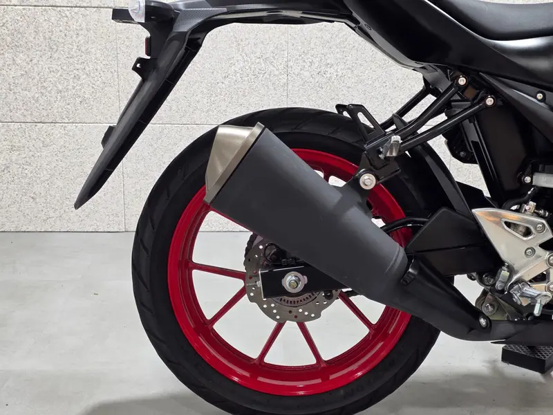 스즈끼 GSX-R125 썸네일 12