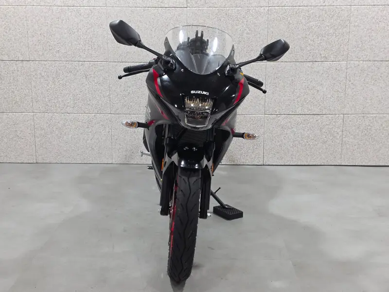 스즈끼 GSX-R125 썸네일 3