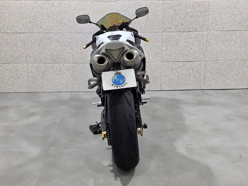 야마하 R1 빅뱅 썸네일 4