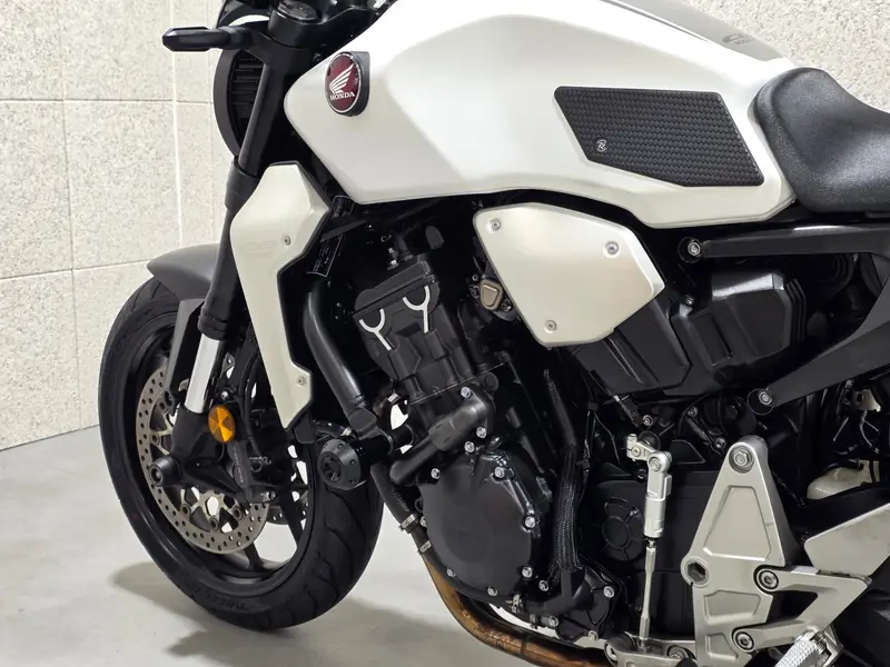 혼다 CB1000R 썸네일 9